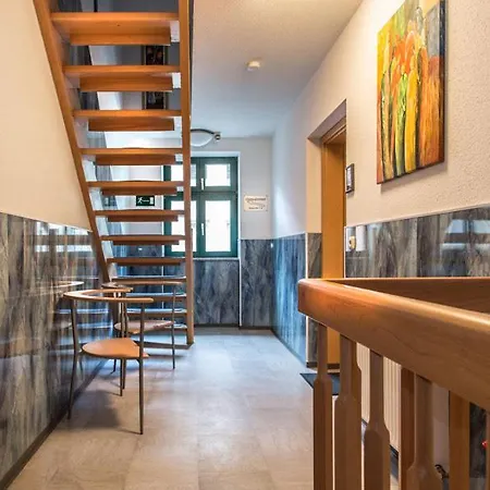 H&h Studio-apartments Im Zentrum Jedes Mit Kuechenzeilen - 24h Check In Greifswald