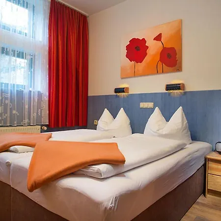 H&h Studio-apartments Im Zentrum Jedes Mit Kuechenzeilen - 24h Check In 3*