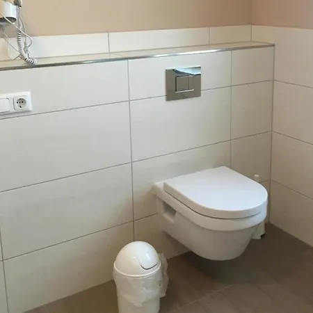 Aparthotel H&h Studio-apartments Im Zentrum Jedes Mit Kuechenzeilen - 24h Check In Greifswald