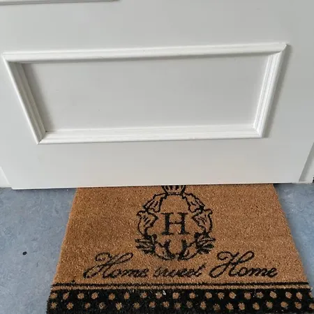 H&h Studio-apartments Im Zentrum Jedes Mit Kuechenzeilen - 24h Check In Apart-hotel 3*