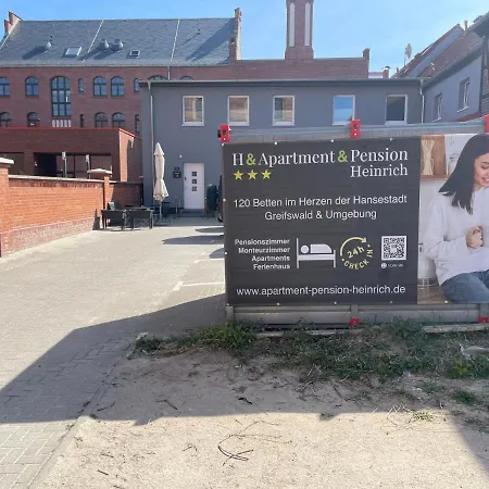 H&h Studio-apartments Im Zentrum Jedes Mit Kuechenzeilen - 24h Check In Greifswald