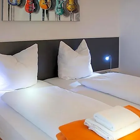 H&h Studio-apartments Im Zentrum Jedes Mit Kuechenzeilen - 24h Check In Greifswald