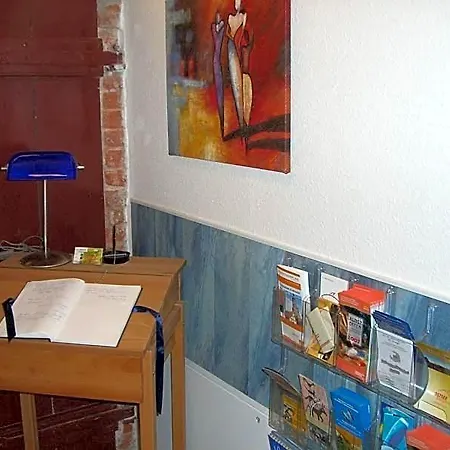 H&h Studio-apartments Im Zentrum Jedes Mit Kuechenzeilen - 24h Check In Greifswald